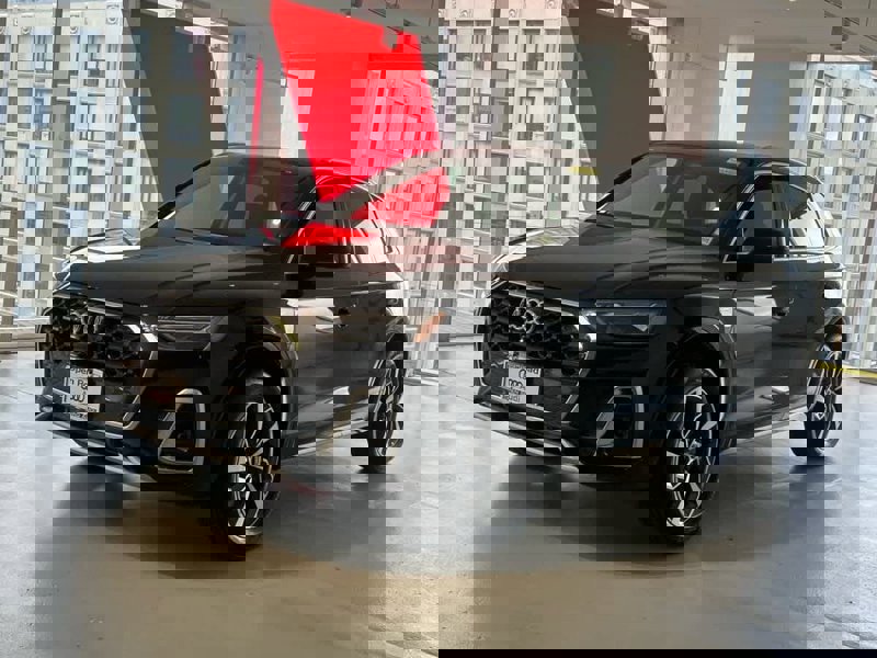 Certified 2025 Audi Q5 2.0T Premium Plus image 1
