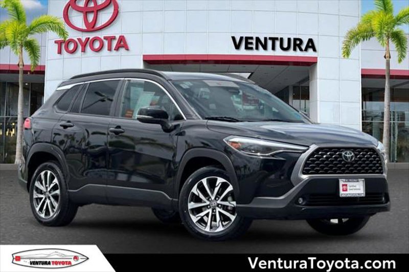 Certified 2023 Toyota Corolla Cross XLE image 1