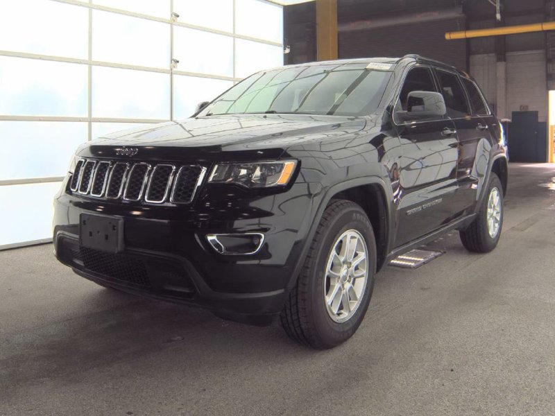 Used 2018 Jeep Grand Cherokee Laredo image 1