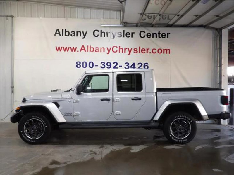 Certified 2023 Jeep Gladiator Overland w/ Popular Equipment Package image 1
