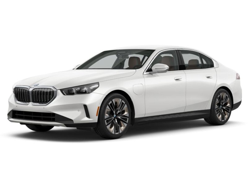 New 2026 BMW 550e xDrive image 1