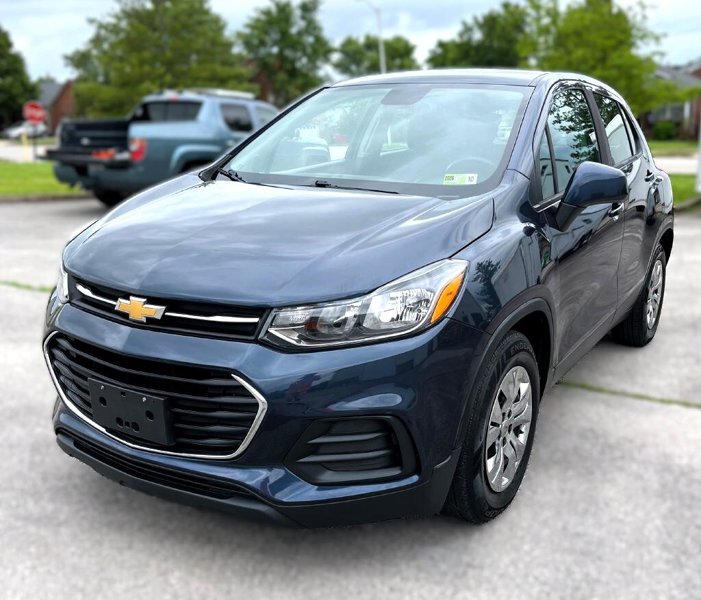 Used 2019 Chevrolet Trax LS image 1