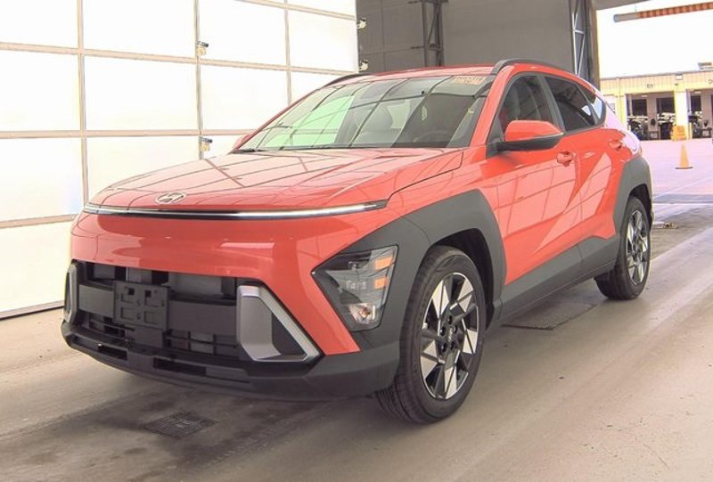 Certified 2024 Hyundai Kona SEL w/ Convenience Package image 1