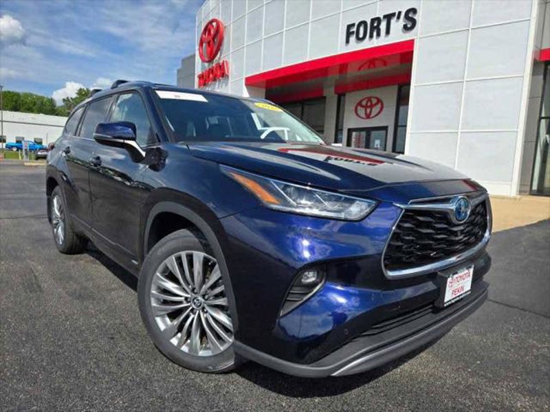 Certified 2022 Toyota Highlander Platinum image 1