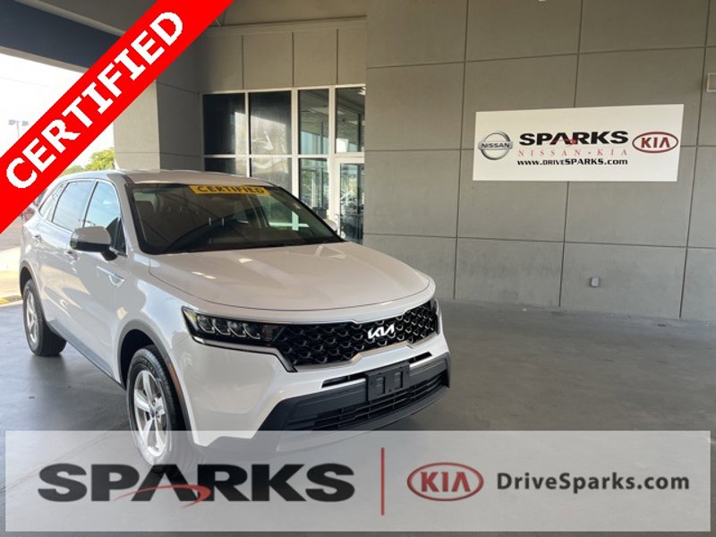 Certified 2023 Kia Sorento LX image 1