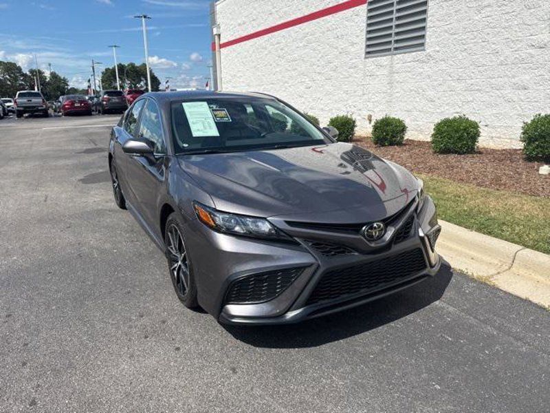 Certified 2024 Toyota Camry SE image 1
