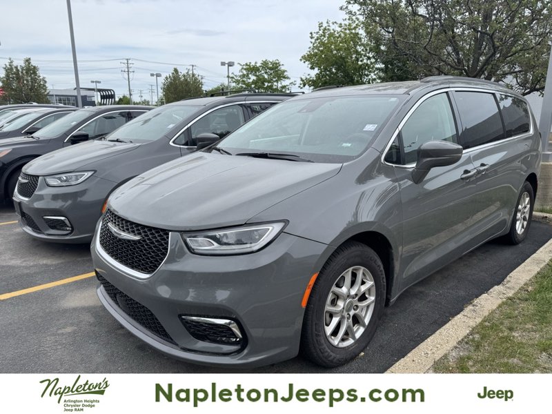 Used 2022 Chrysler Pacifica Touring-L image 1