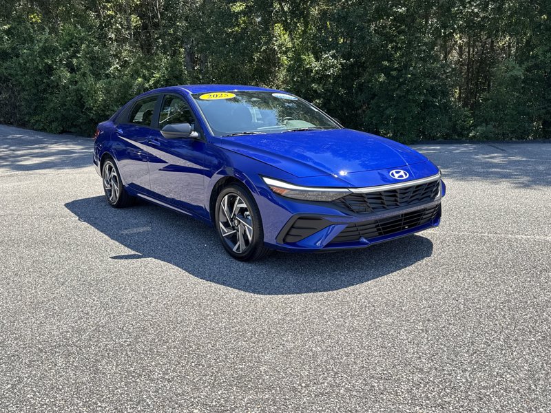 Certified 2025 Hyundai Elantra Sport image 1
