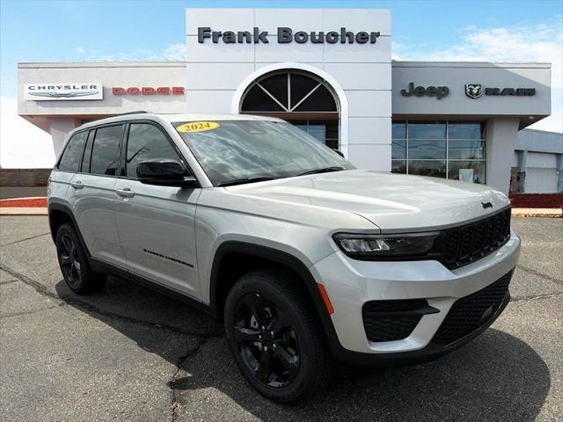 Certified 2024 Jeep Grand Cherokee Altitude image 1