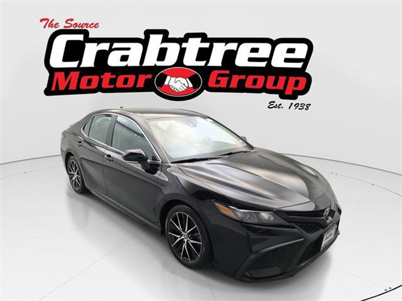 Certified 2022 Toyota Camry SE image 1