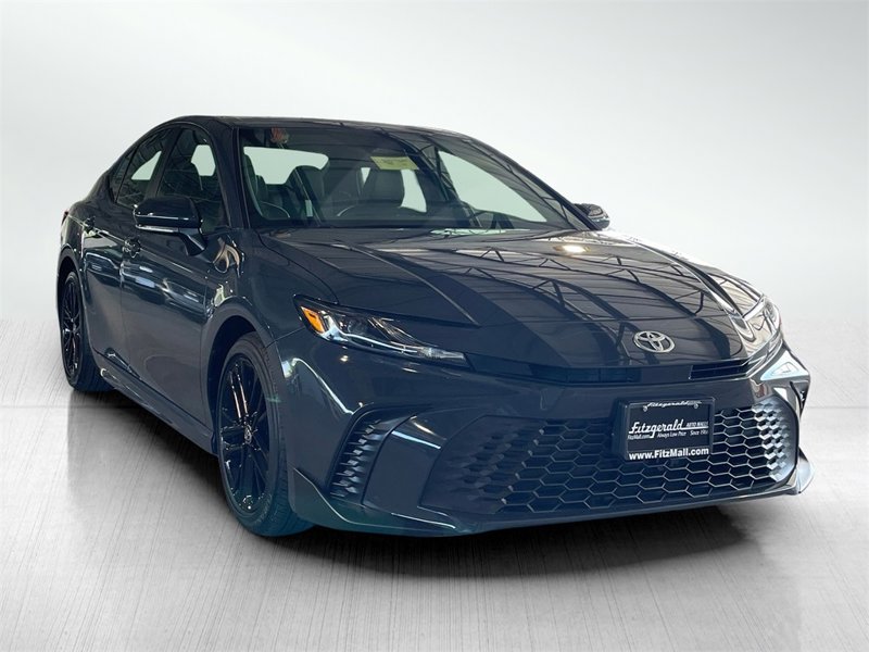 Certified 2025 Toyota Camry SE image 1