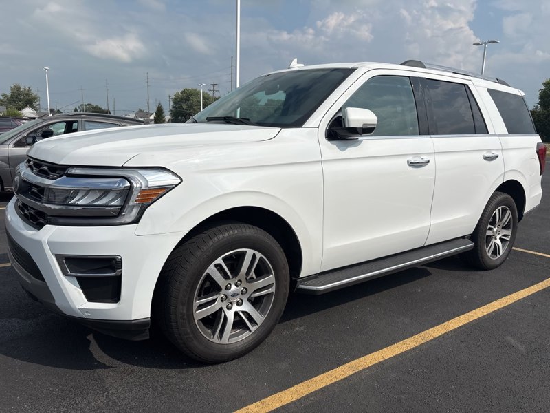 Used 2023 Ford Expedition Limited image 1