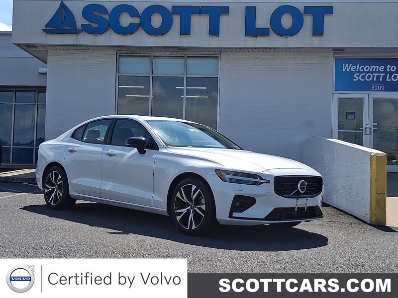 Certified 2025 Volvo S60 B5 Core image 1