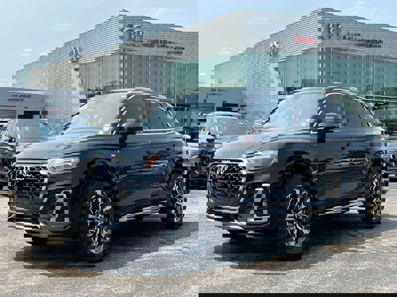 Certified 2024 Audi Q5 2.0T Premium image 1