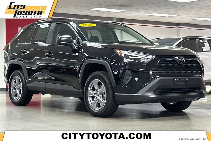 Certified 2025 Toyota RAV4 LE image 1