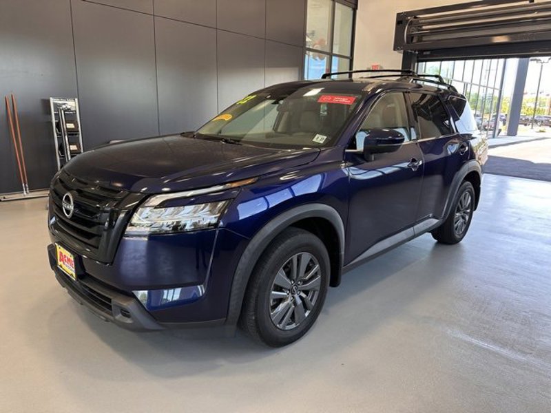 Certified 2022 Nissan Pathfinder SV w/ SV Black Package image 1