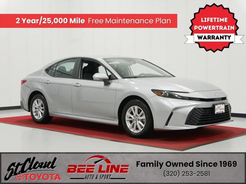 Certified 2025 Toyota Camry LE image 1