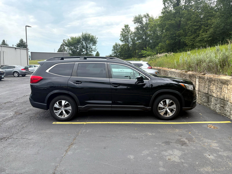 Used 2021 Subaru Ascent Premium image 1