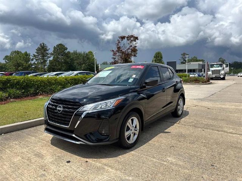 Certified 2024 Nissan Kicks S image 1