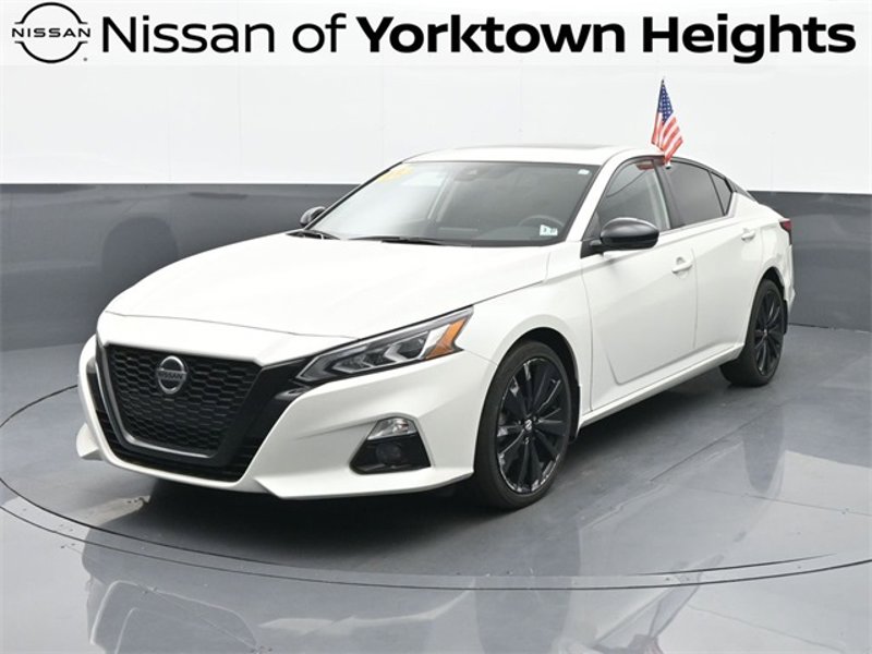 Certified 2022 Nissan Altima 2.5 SR w/ Midnight Edition Package image 1