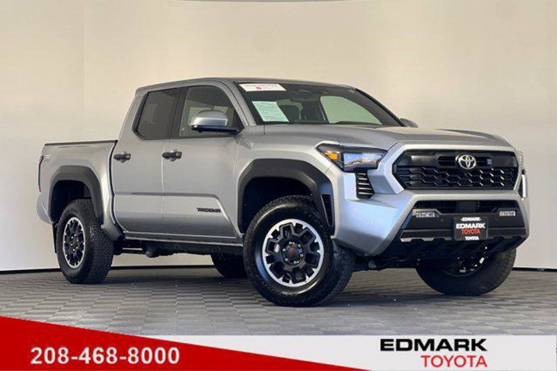 Certified 2024 Toyota Tacoma TRD Off-Road image 1