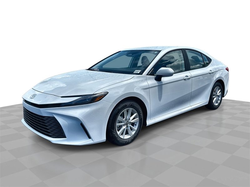 Used 2025 Toyota Camry LE image 1