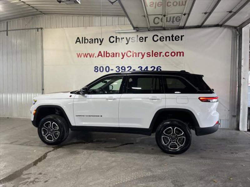 Certified 2022 Jeep Grand Cherokee Trailhawk image 1