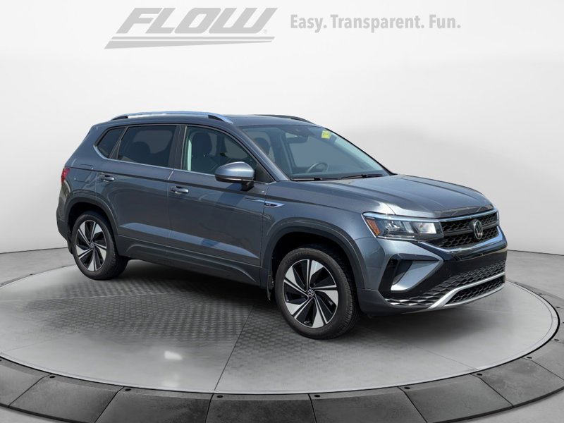 Certified 2024 Volkswagen Taos SE w/ Panoramic Sunroof Package image 1