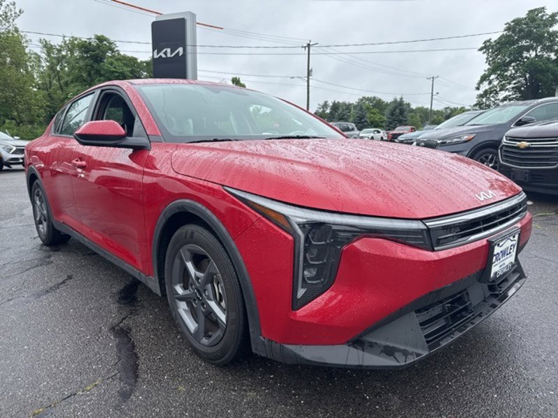 Certified 2025 Kia K4 LXS image 1