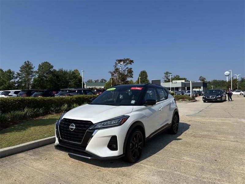 Certified 2024 Nissan Kicks SR w/ SR Premium Package image 1