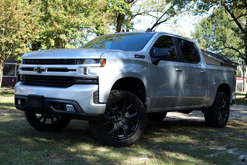 Used 2021 Chevrolet Silverado 1500 RST image 1