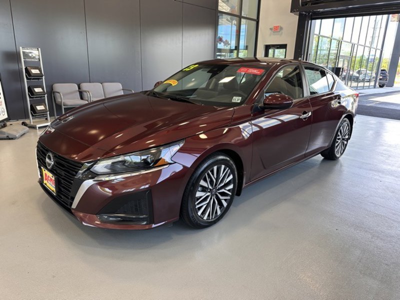 Certified 2023 Nissan Altima 2.5 SV w/ SV Premium Package image 1