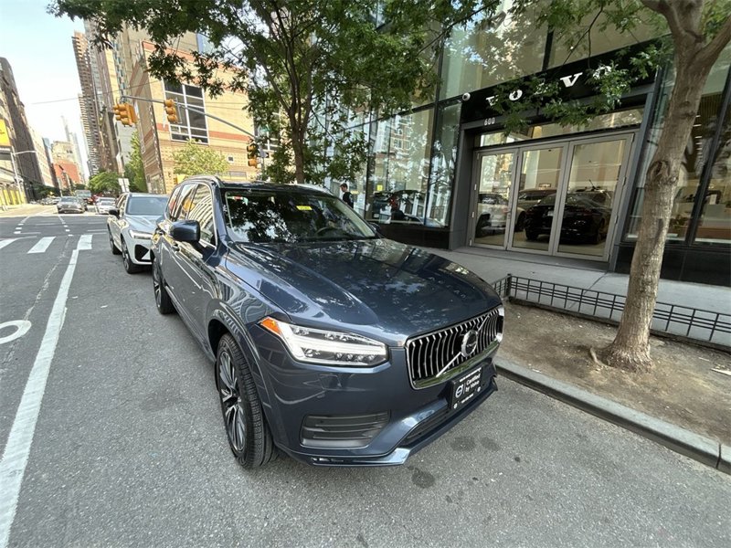 Certified 2022 Volvo XC90 T6 Momentum w/ Advanced Package image 1