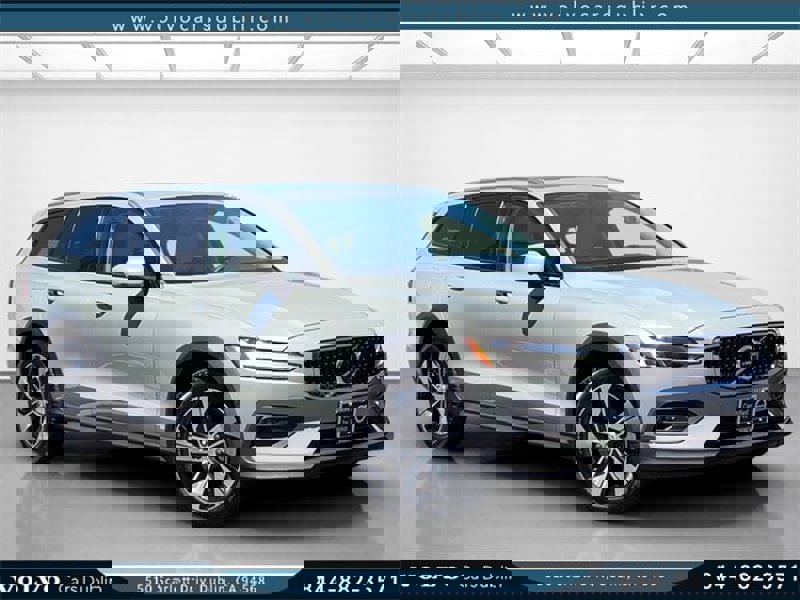 Certified 2024 Volvo V60 B5 Cross Country Plus image 1