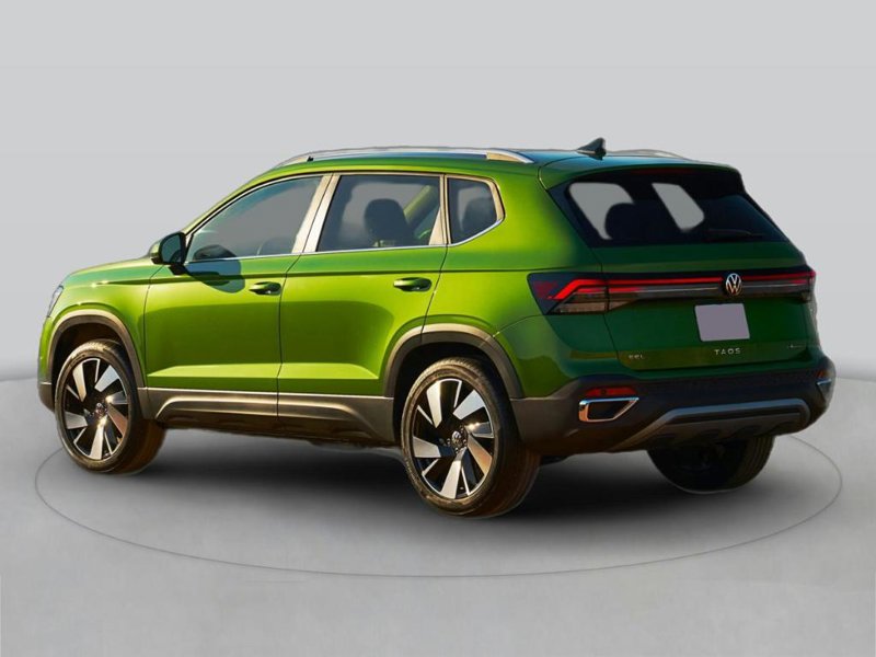 Certified 2025 Volkswagen Taos SE image 1