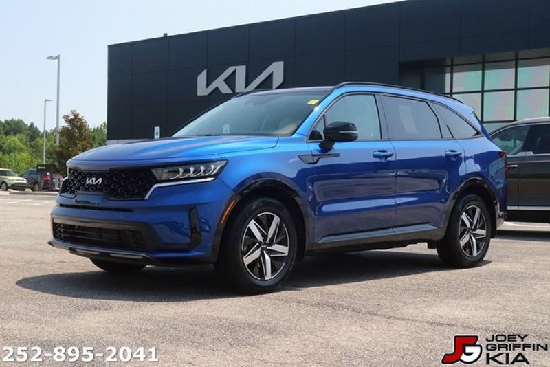 Certified 2023 Kia Sorento S w/ Panoramic Sunroof Package image 1