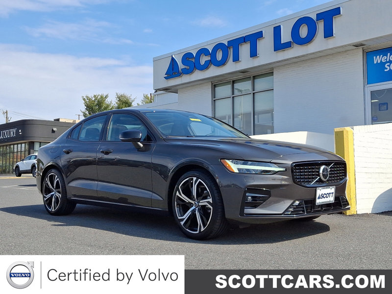 Certified 2025 Volvo S60 B5 Core image 1