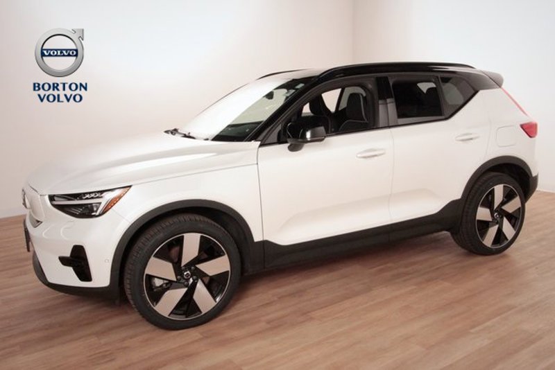 Certified 2023 Volvo XC40 Recharge Ultimate image 1
