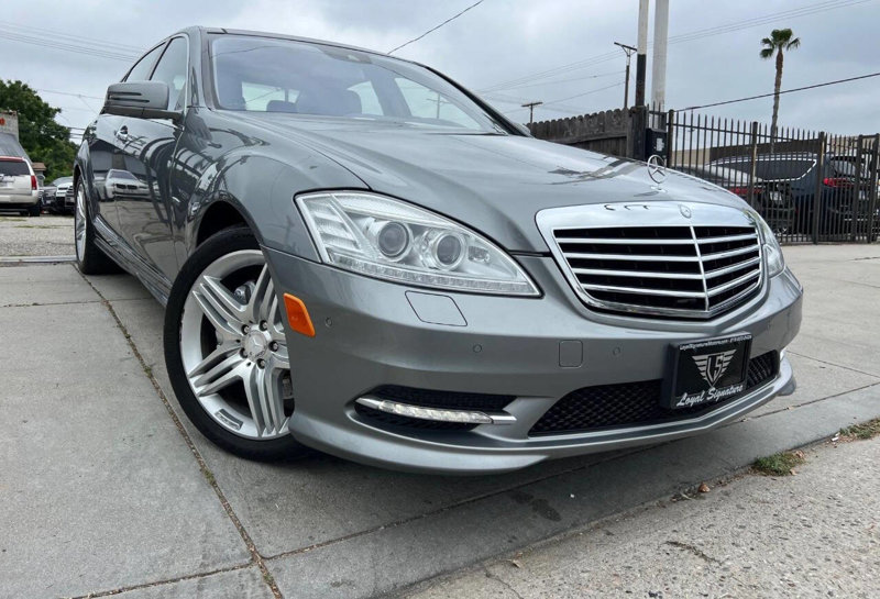 Used 2010 Mercedes-Benz S 550 4MATIC image 1