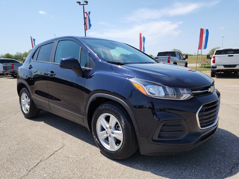 Certified 2022 Chevrolet Trax LS w/ Tint and Cruise Package image 1