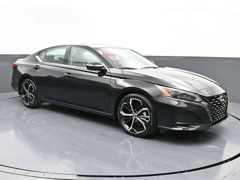 Certified 2024 Nissan Altima 2.5 SR w/ SR Premium Package image 1