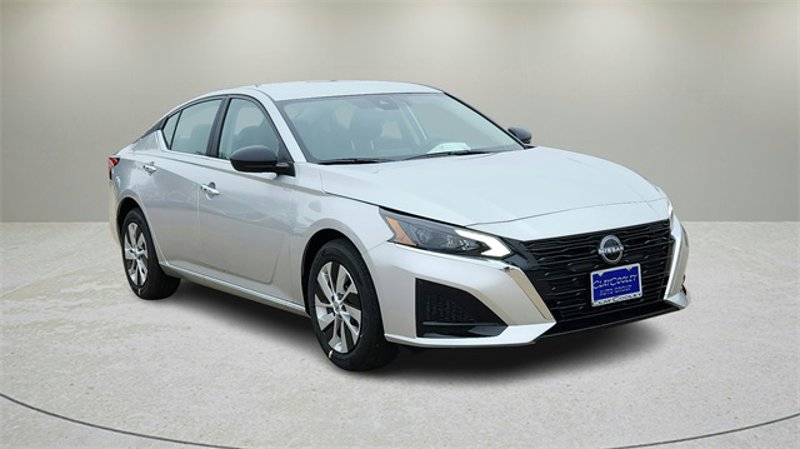 Certified 2025 Nissan Altima 2.5 S image 1