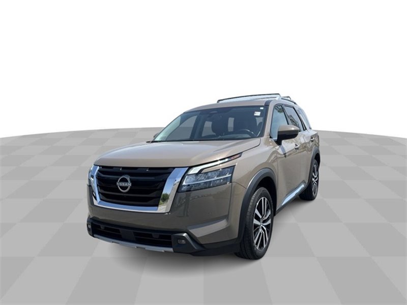 Used 2023 Nissan Pathfinder Platinum image 1