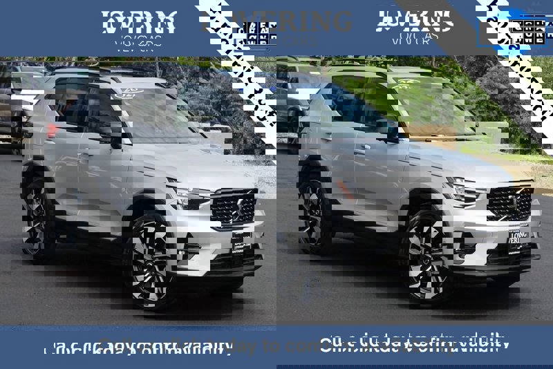 Certified 2025 Volvo XC40 B5 Plus image 1