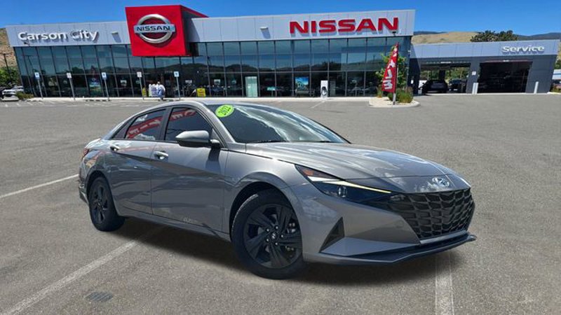 Used 2022 Hyundai Elantra SEL image 1