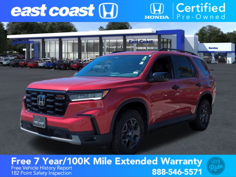 Certified 2025 Honda Pilot TrailSport image 1