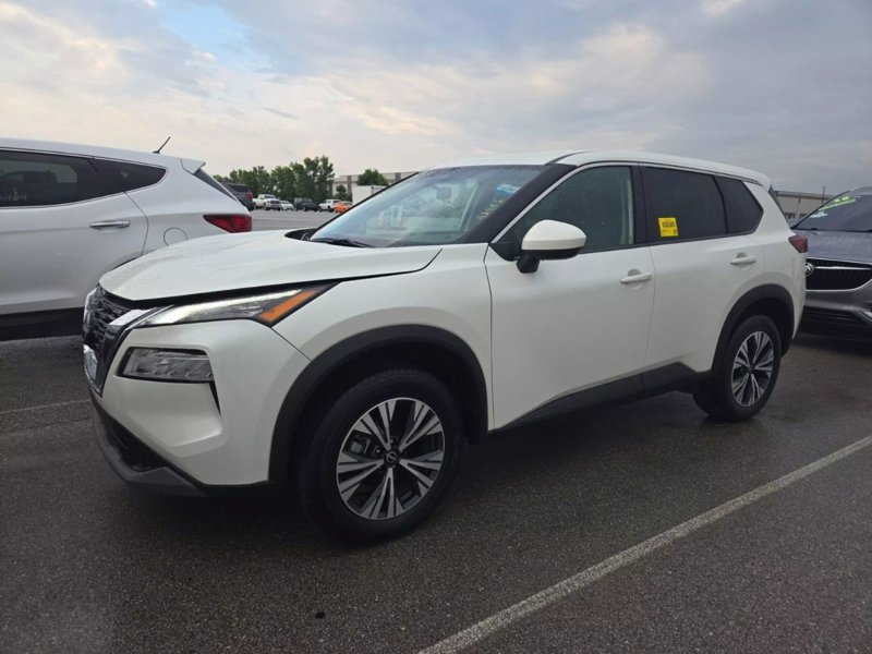 Used 2023 Nissan Rogue SV image 1