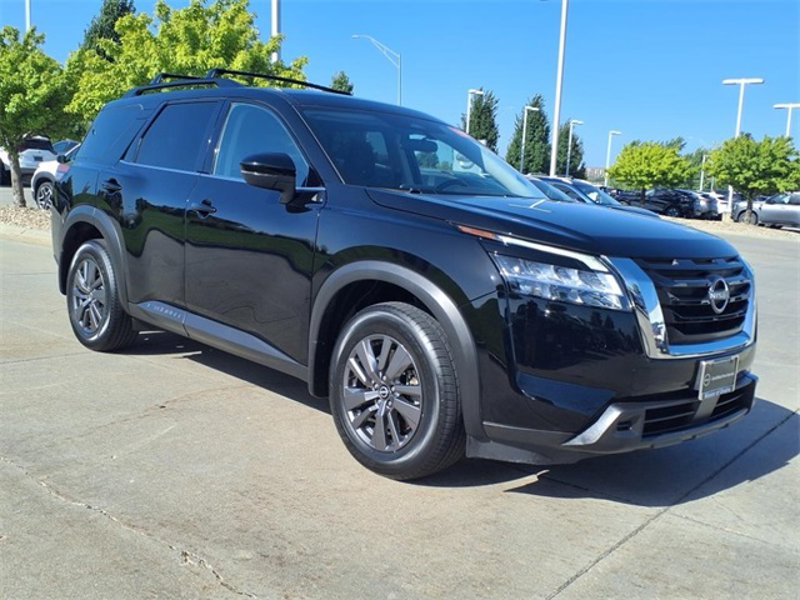 Certified 2022 Nissan Pathfinder SV image 1