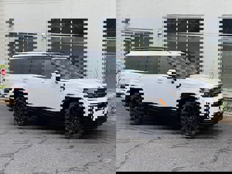 Certified 2025 Hyundai Santa Fe Calligraphy image 1