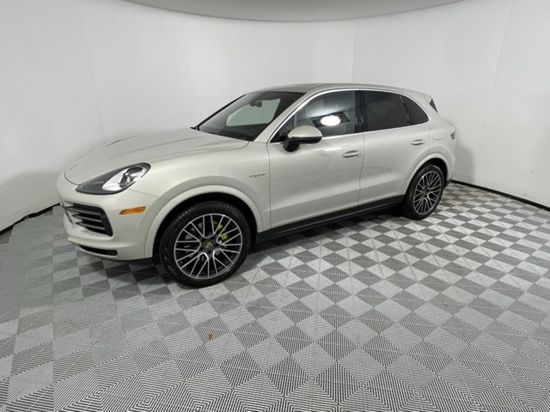 Certified 2023 Porsche Cayenne image 1